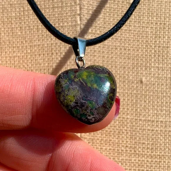 Handmade Genuine Stone Heart Amulet Necklace - Picture 1 of 15